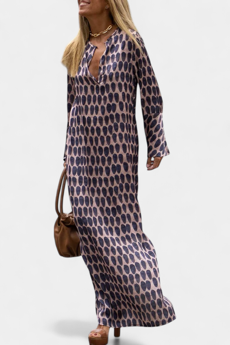 שמלת בריסה ארוכה גיאומטרית עם פתיחה ומחשוף בצורת V