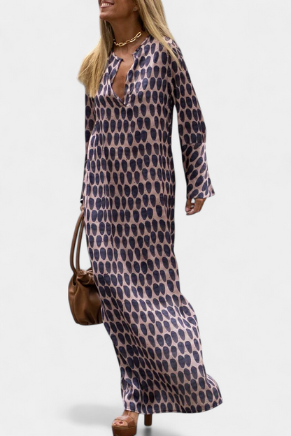 שמלת בריסה ארוכה גיאומטרית עם פתיחה ומחשוף בצורת V